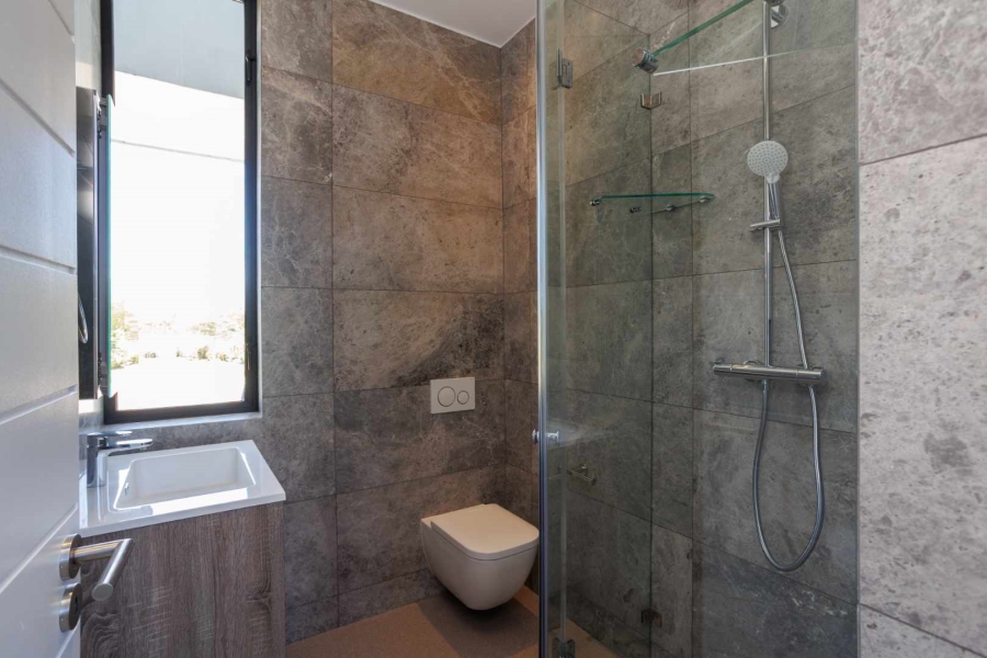 To Let 5 Bedroom Property for Rent in Val De Vie Estate Western Cape